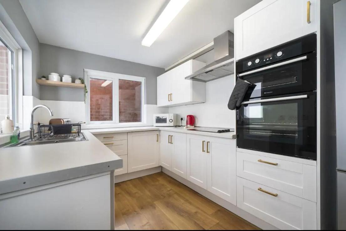 Cosy 2 Bedroom Town House Close To City Centre Belfast Exterior foto